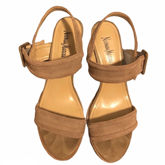 Neiman Marcus Jalissa Sandal - Picture 2 of 5